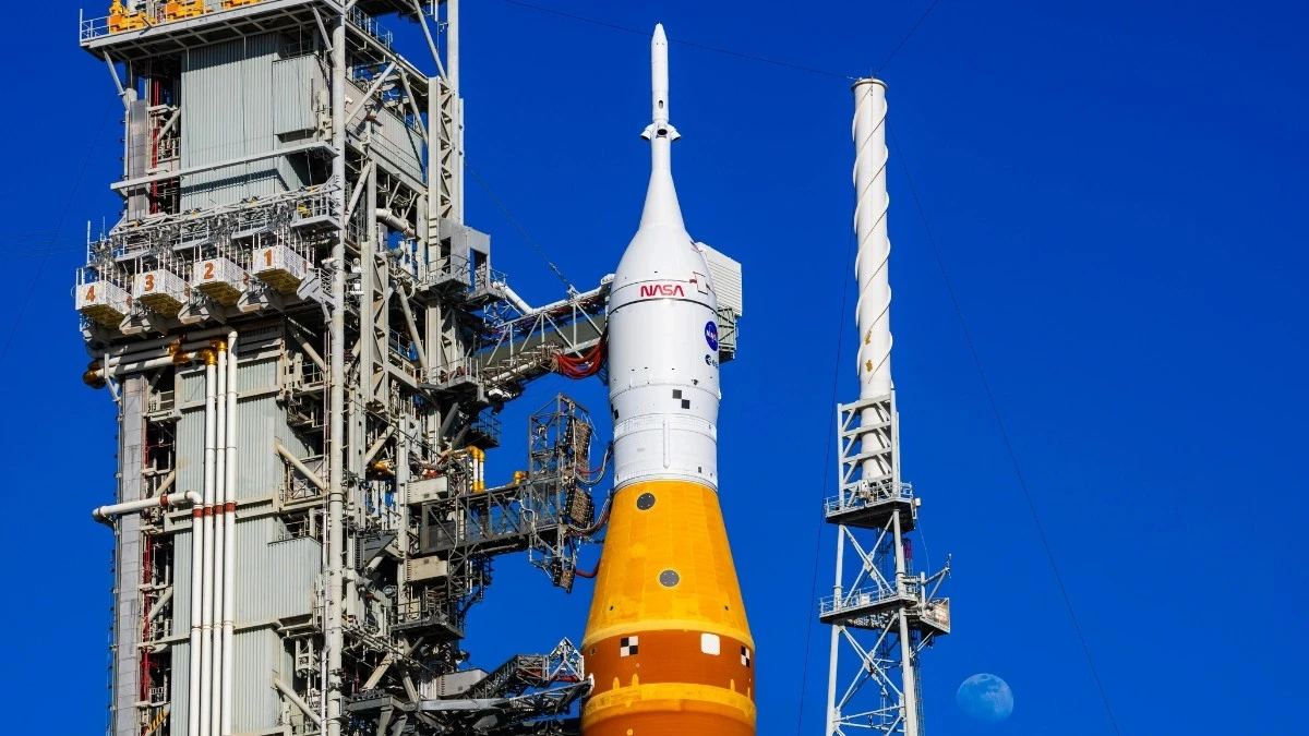 Kolejny problem z gigantyczną rakietą NASA na Księżyc. Kiedy polecą astronauci?