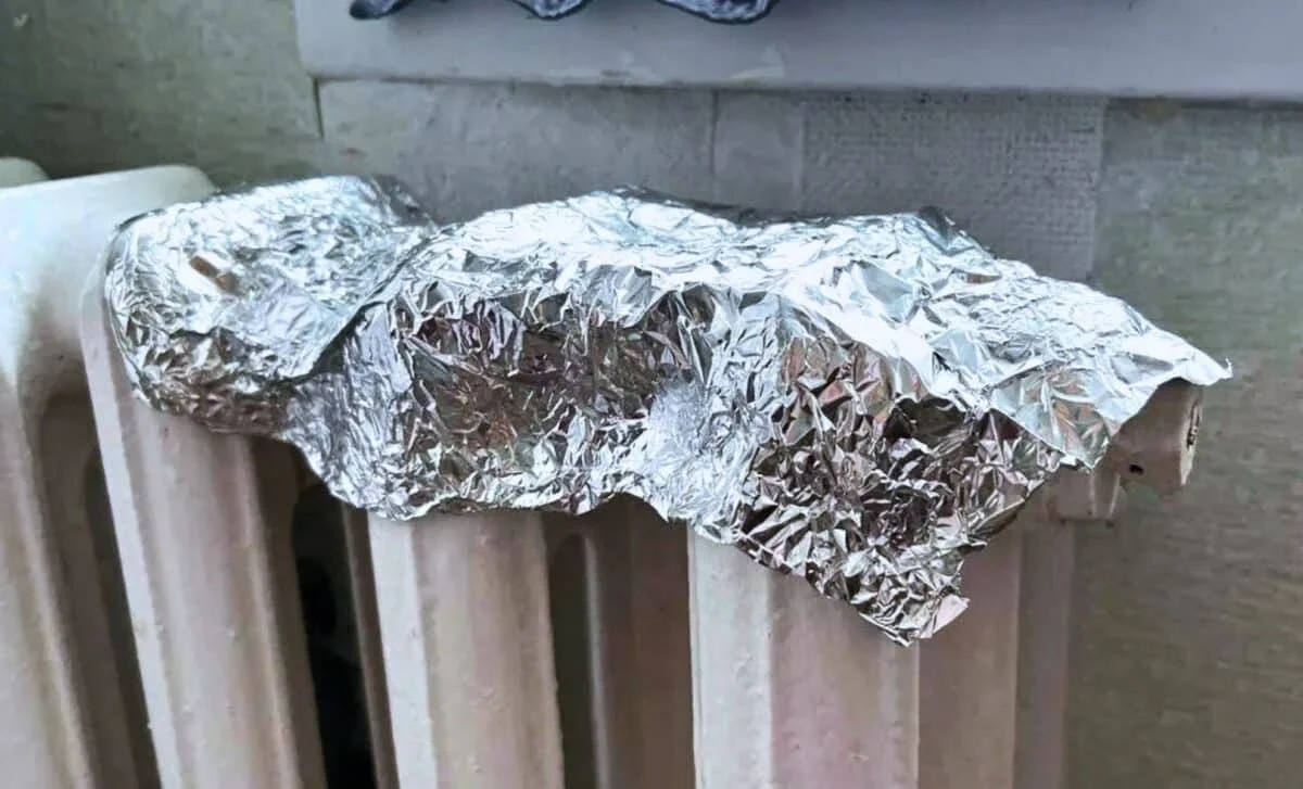 Jak zastosować folię aluminiową, by błyskawicznie dogrzać mieszkanie nawet w mrozy -40°C