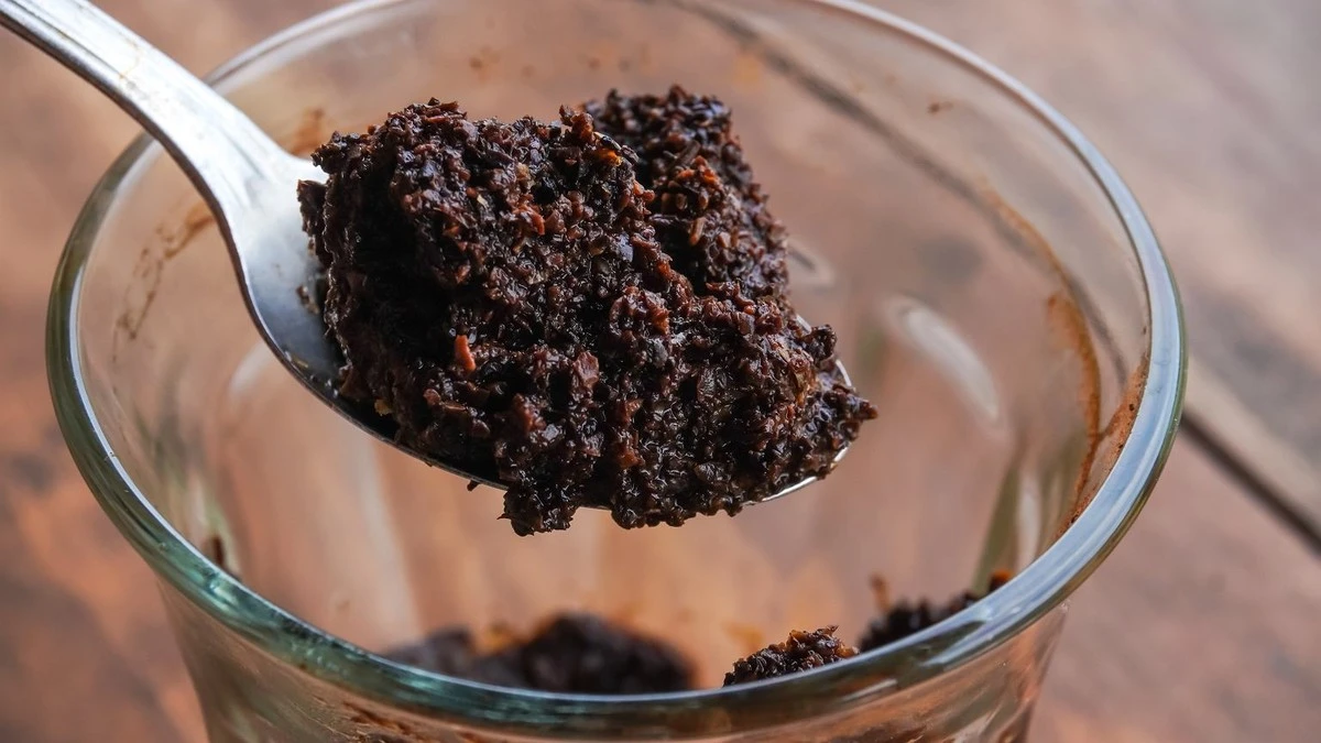 Zapomnij o soli. Ze śliskim chodnikiem świetnie poradzi sobie inny kuchenny specyfik