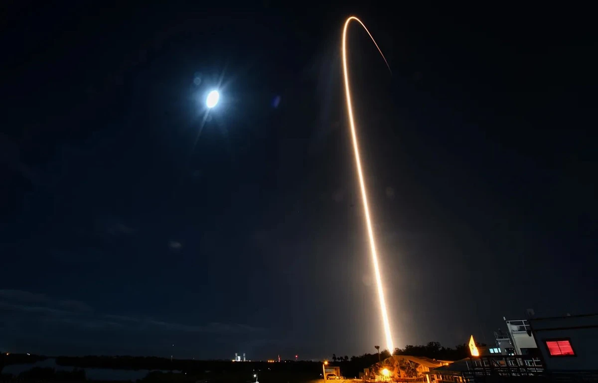 li70ilelitutraf-extra-1.webp Li-70! Ile litu trafiło do atmosfery po wpadce Falcona 9? - image 1