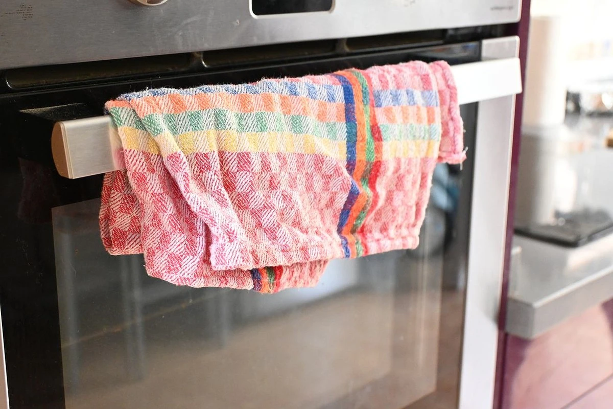 Dlaczego Twoje stare ścierki kuchenne są problemem? Nowy zamiennik zmienia zasady gry