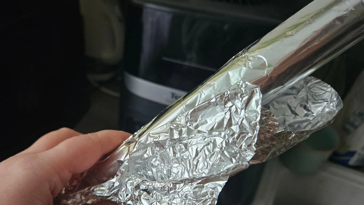 Czy folia aluminiowa faktycznie niszczy Twój air fryer? Tego musisz pilnie przestrzegać