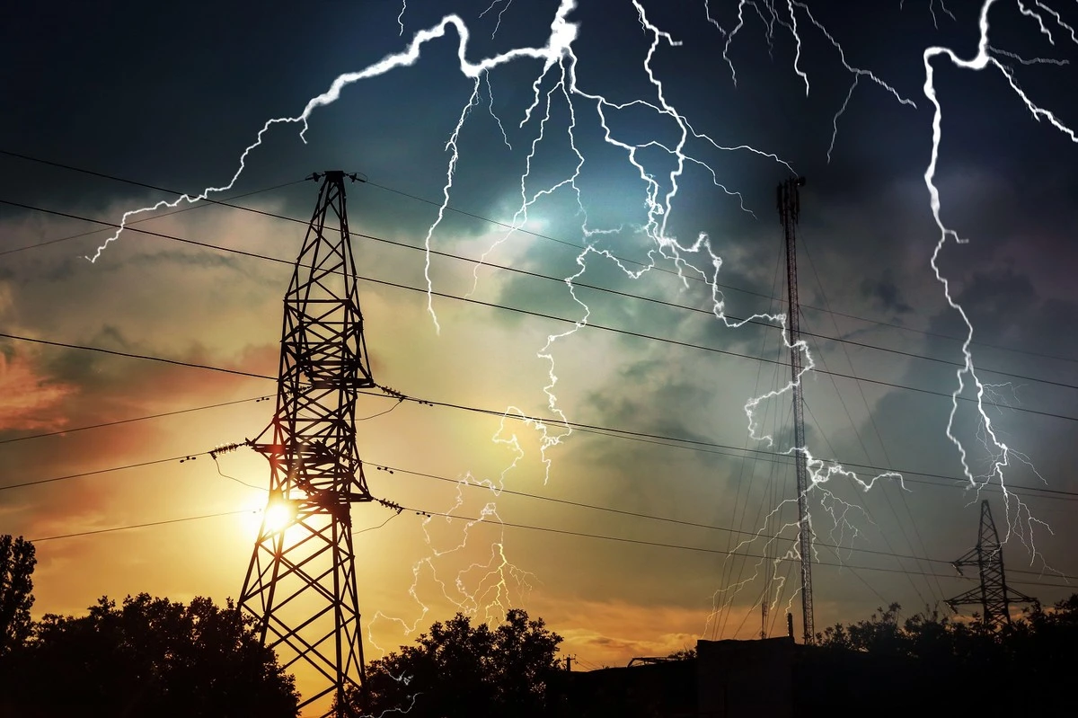 czterylatadobla-extra-1.webp Cztery lata do blackoutów: Dlaczego twoja sieć energetyczna jest na skraju przepaści i jak to się ma do AI? - image 1