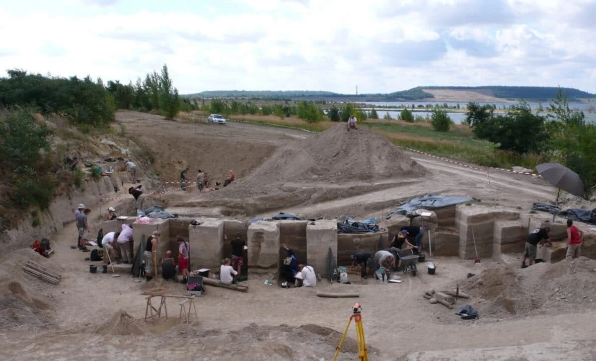 Odkryto "Fabrykę" Neandertalczyków: 125 tys. lat przed Fordem produkowali coś niezwykłego