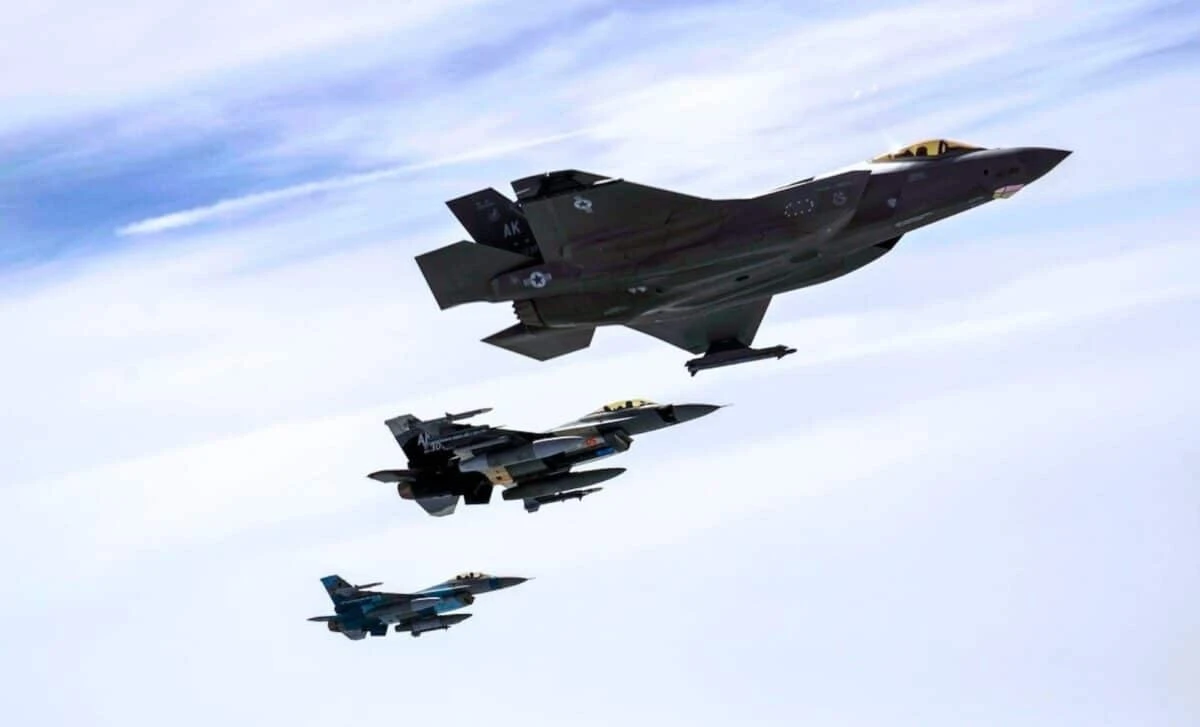 USA grożą myśliwcami w polskim niebie. Co się stanie, jeśli Kanada zrezygnuje z F-35?
