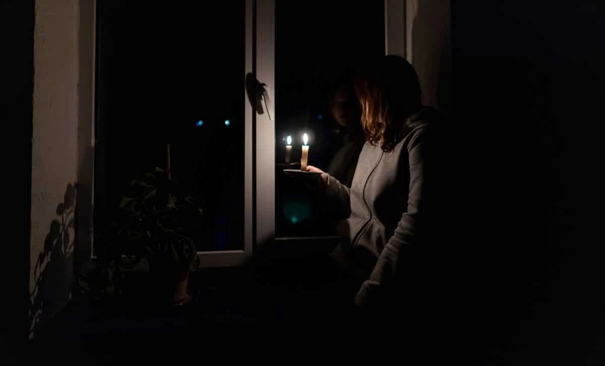 Cztery lata do blackoutów: Dlaczego twoja sieć energetyczna jest na skraju przepaści i jak to się ma do AI?