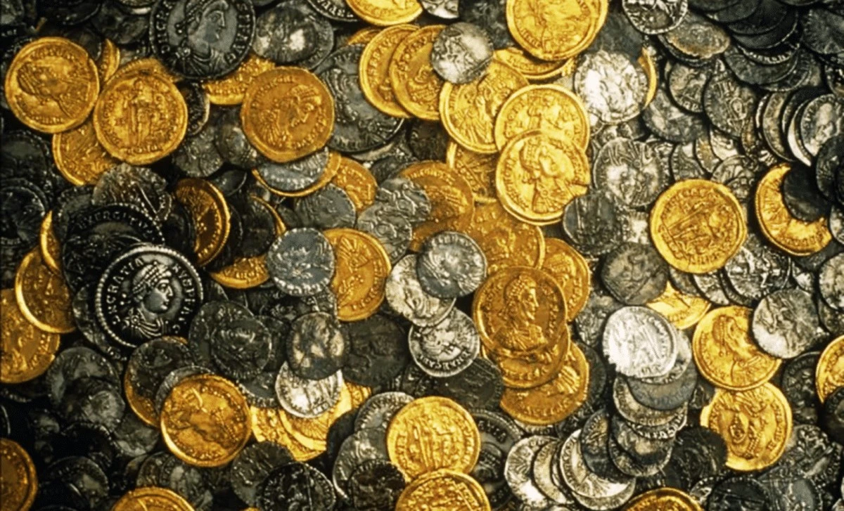 Poszukiwał młotka, znalazł skarb rzymski wart 1,75 miliona funtów