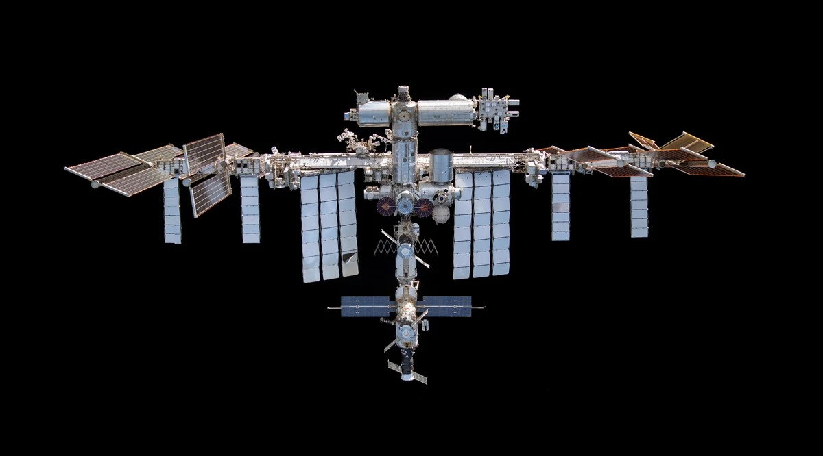 Czterech nowych astronautów na ISS: misja badawcza odzyskała pełny skład - image 1
