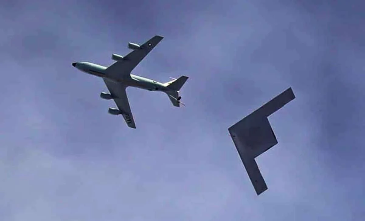 Pierwsze tankowanie w powietrzu B-21 Raider. Co to znaczy dla najnowszego bombowca USA?