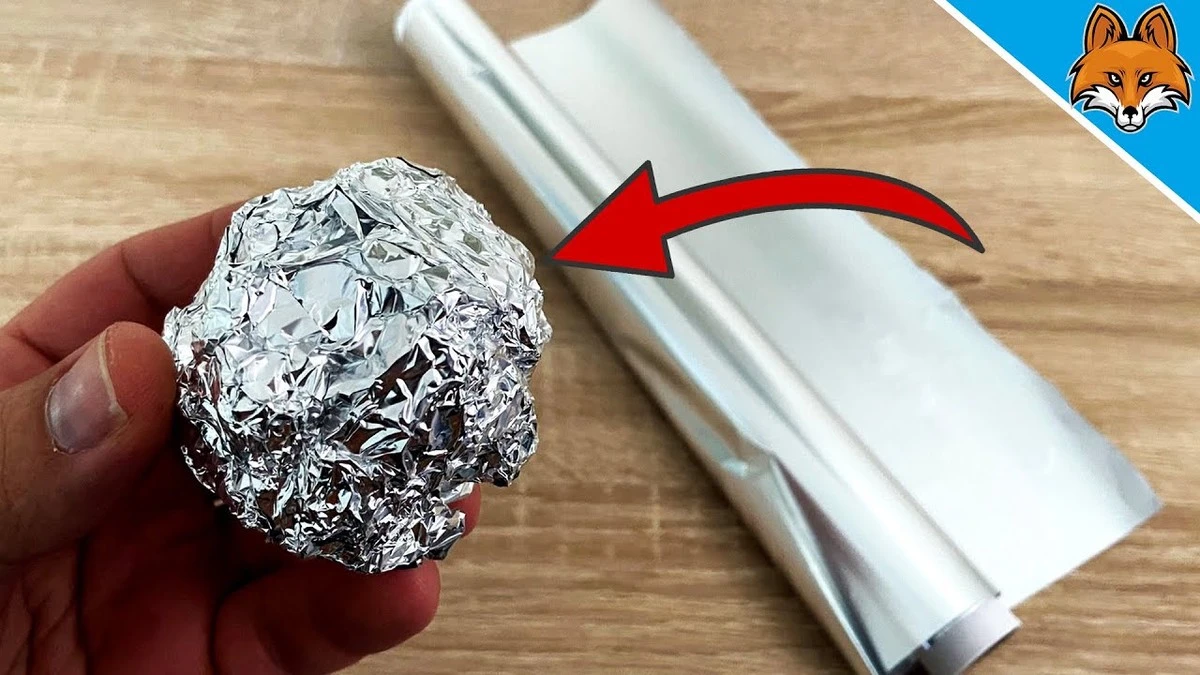 maoktoznatentri-extra-1.webp Mało kto zna ten trik z folią aluminiową. Przydaje się, gdy pilot nagle przestaje działać - image 1